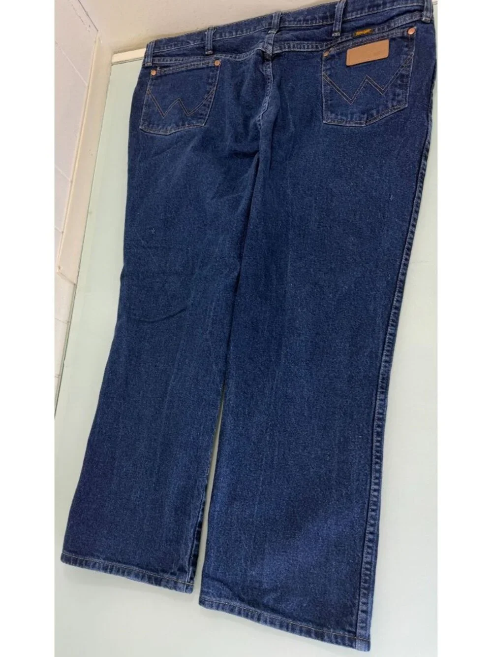 Wrangler Jeans Mens 42X30 Cowboy Cut Boot leg Stretch Regular Fit Western Blue